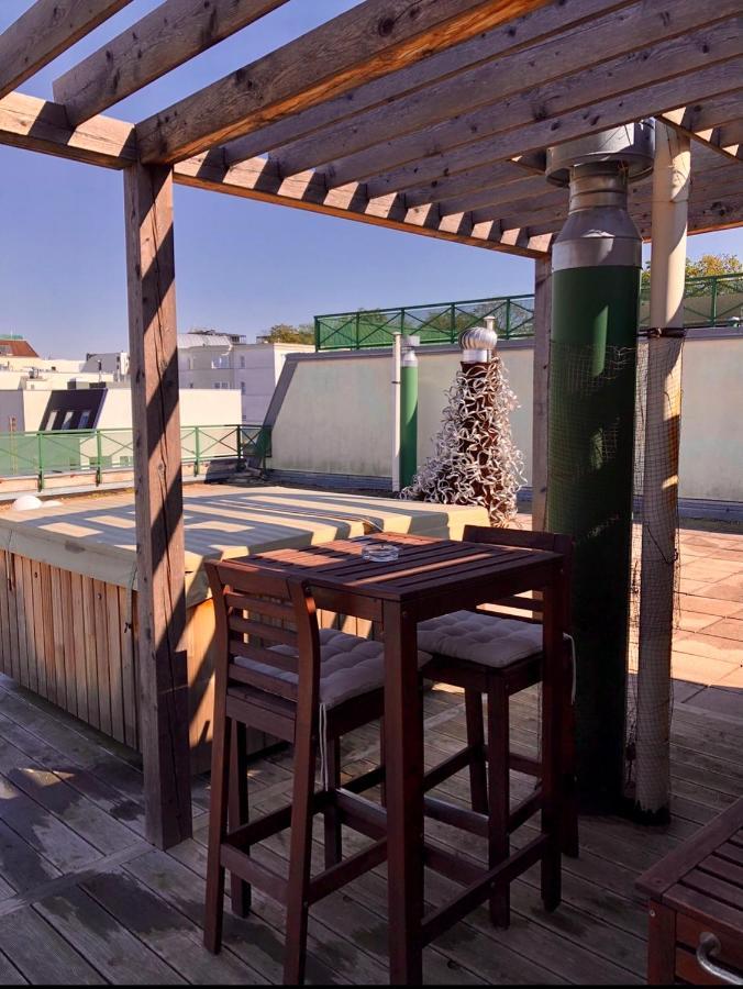 Romantic With Jacuzzi Apartamento